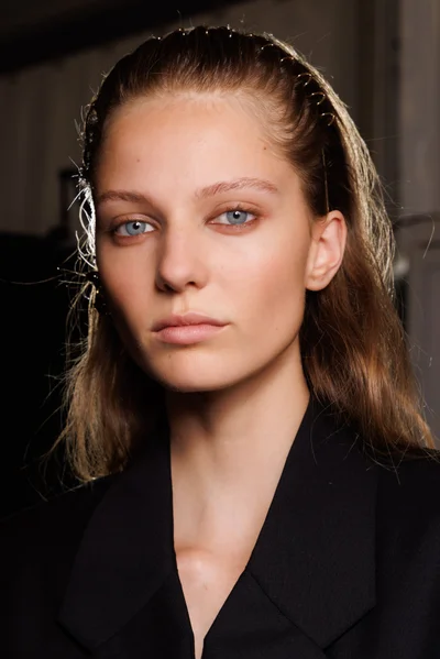 Look 16